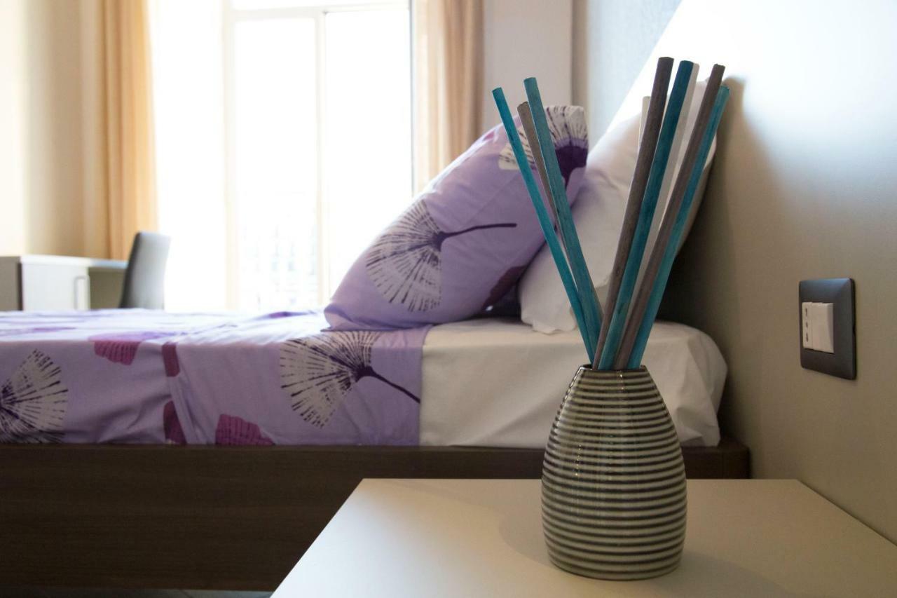 Garibaldi Rooms เนเปิลส์ ภายนอก รูปภาพ