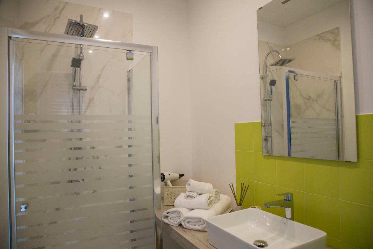 Garibaldi Rooms เนเปิลส์ ภายนอก รูปภาพ