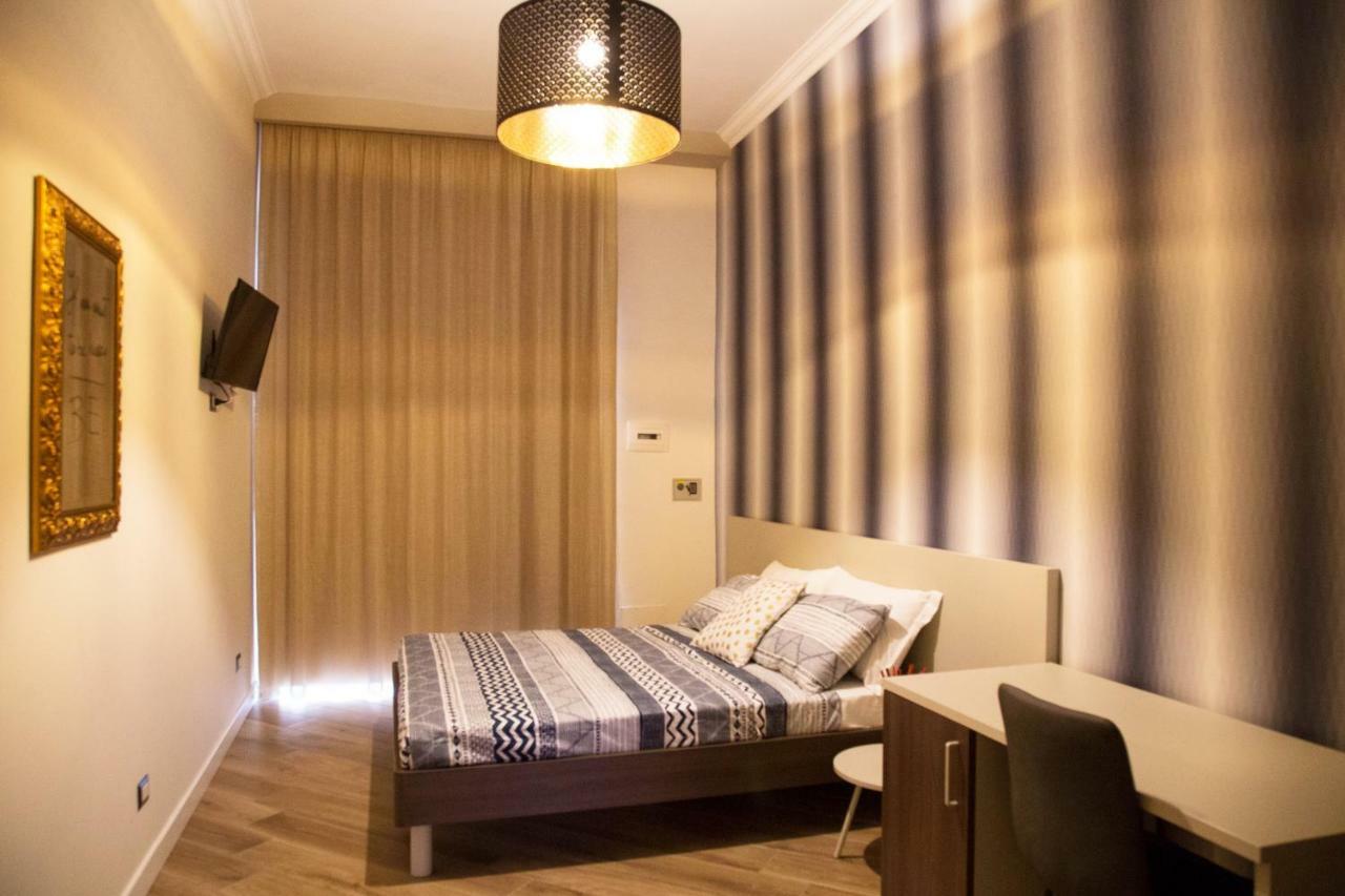Garibaldi Rooms เนเปิลส์ ภายนอก รูปภาพ