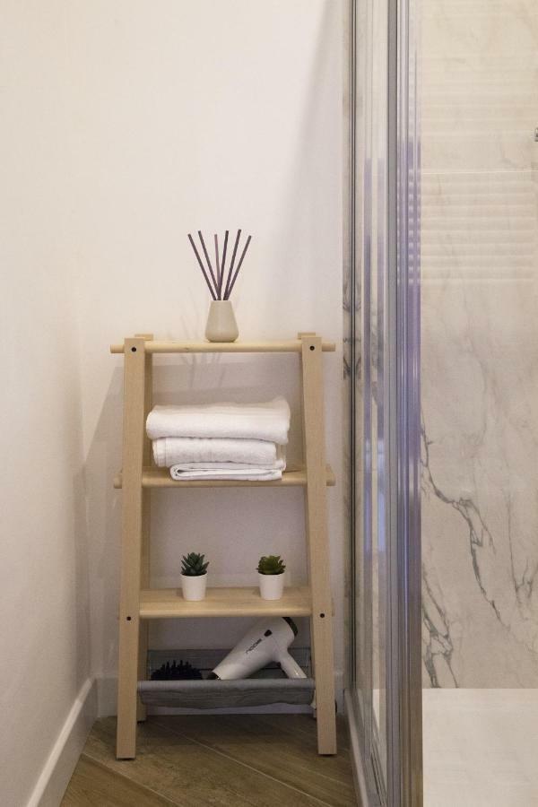 Garibaldi Rooms เนเปิลส์ ภายนอก รูปภาพ