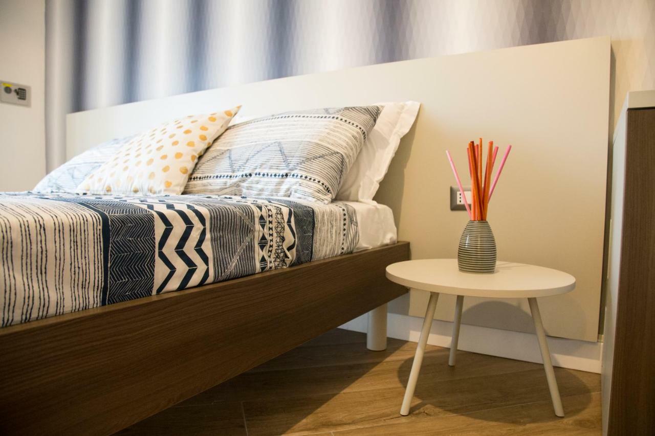 Garibaldi Rooms เนเปิลส์ ภายนอก รูปภาพ