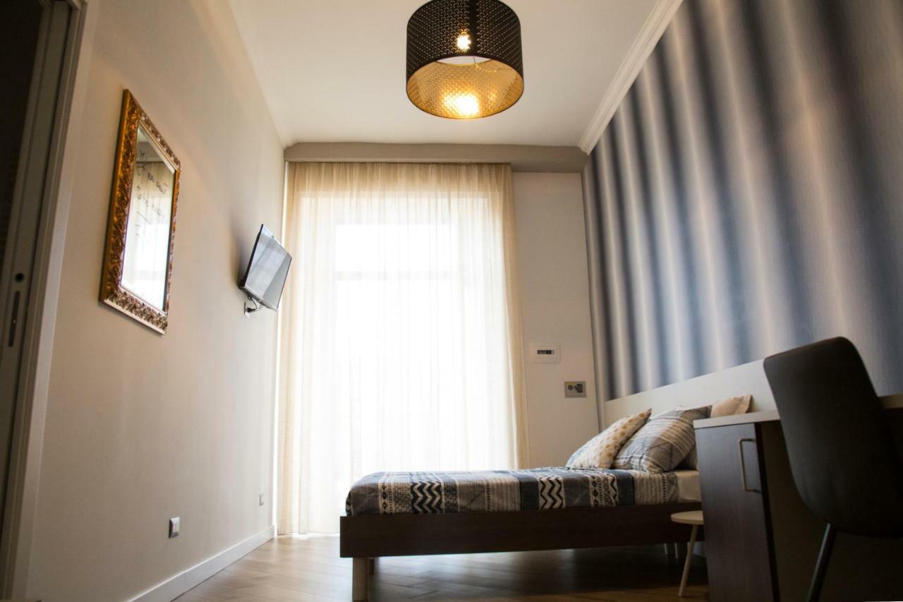 Garibaldi Rooms เนเปิลส์ ภายนอก รูปภาพ