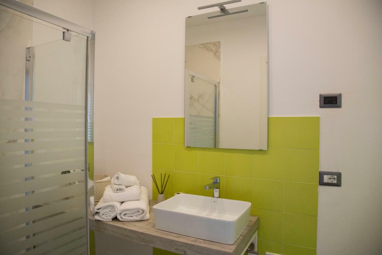 Garibaldi Rooms เนเปิลส์ ภายนอก รูปภาพ