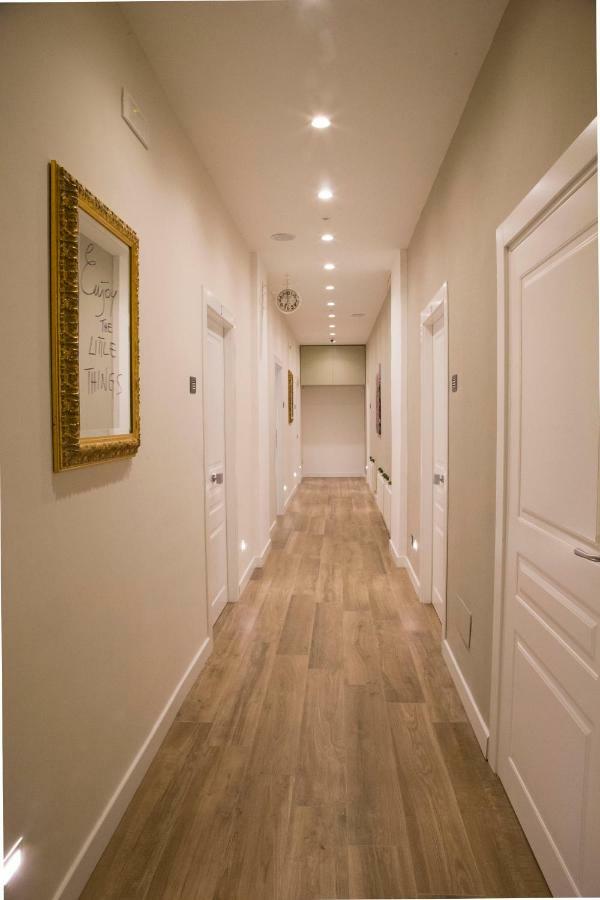 Garibaldi Rooms เนเปิลส์ ภายนอก รูปภาพ