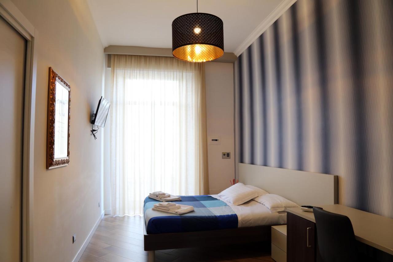 Garibaldi Rooms เนเปิลส์ ภายนอก รูปภาพ